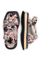 Farm Rio Nude/Black US Shoe Size 6 Sandals