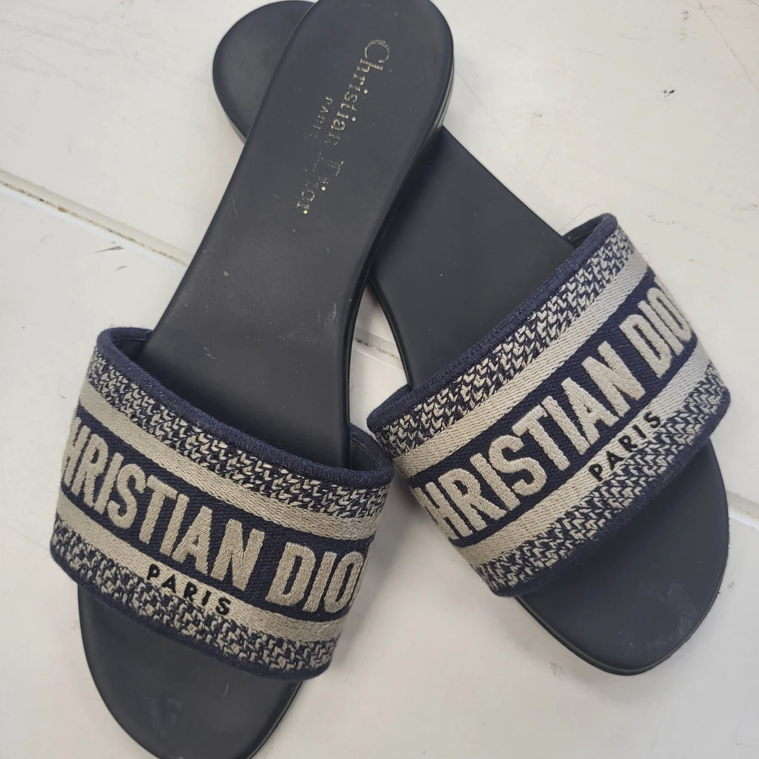 Dior Navy Slides | Slides - Christian Dior Used – New Digz Consignment