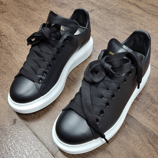 Alexander McQueen Black/White US Shoe Size 35 Sneakers – New